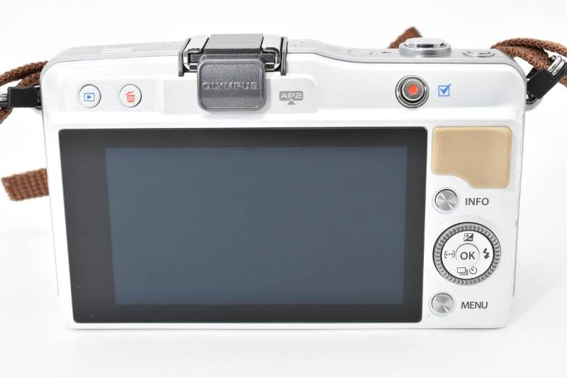 ホワイト シャッター数3868回と少ない