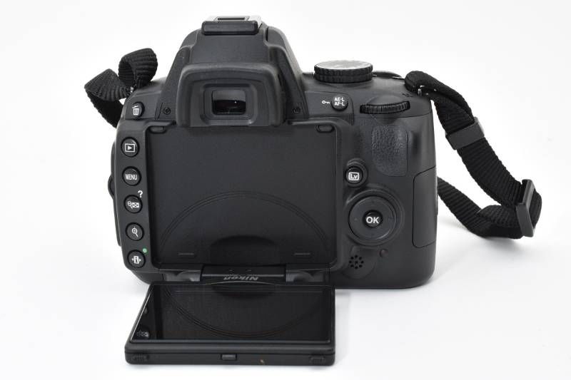 実用品】Nikon ニコン D5000 ボディ シャッター数249枚と極小 デジタル