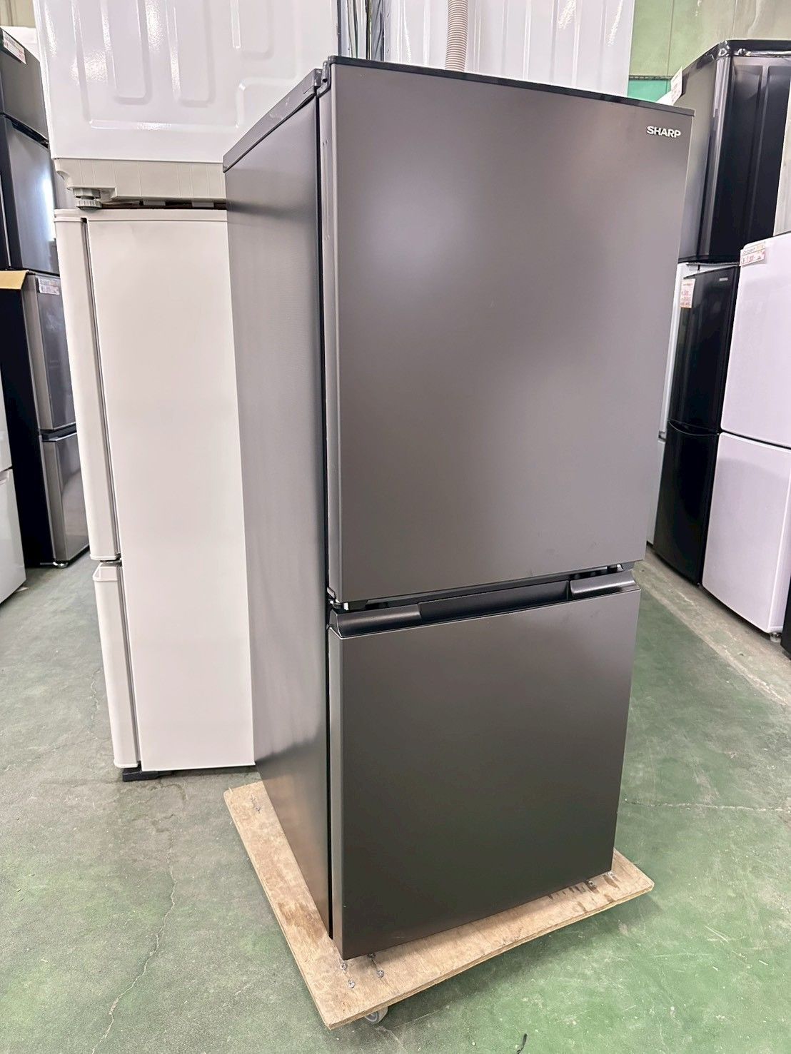 大阪送料無料☆3か月保障付き☆冷蔵庫☆シャープ☆2ドア☆2023年☆SJ