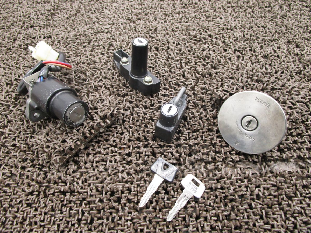 FZR 250 メインキーセット A 9274 タンクキャップ 2 KR ヤマハ 1 HX キャブ車