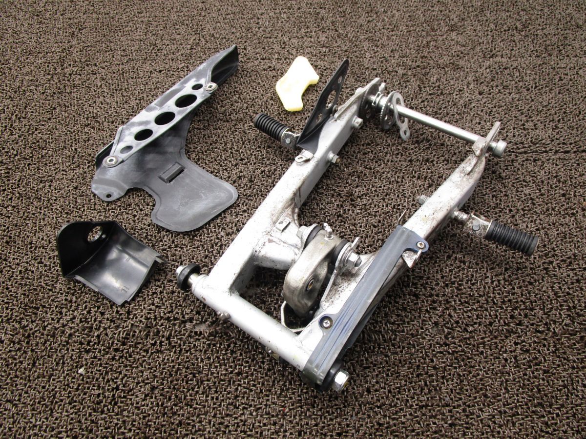 XL 250 R スイングアーム チェーンカバー A 9365 スライダー リンク リアアクスルシャフト MD 03 ホンダ E キャブ車