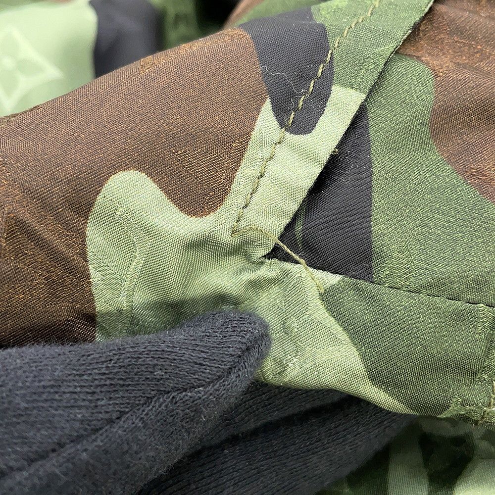 カモフラージュ ナイロンジャケット ルイ・ヴィトン LOUIS VUITTON(ルイヴィトン) Camo Monogram Windbreaker RM202M XCO