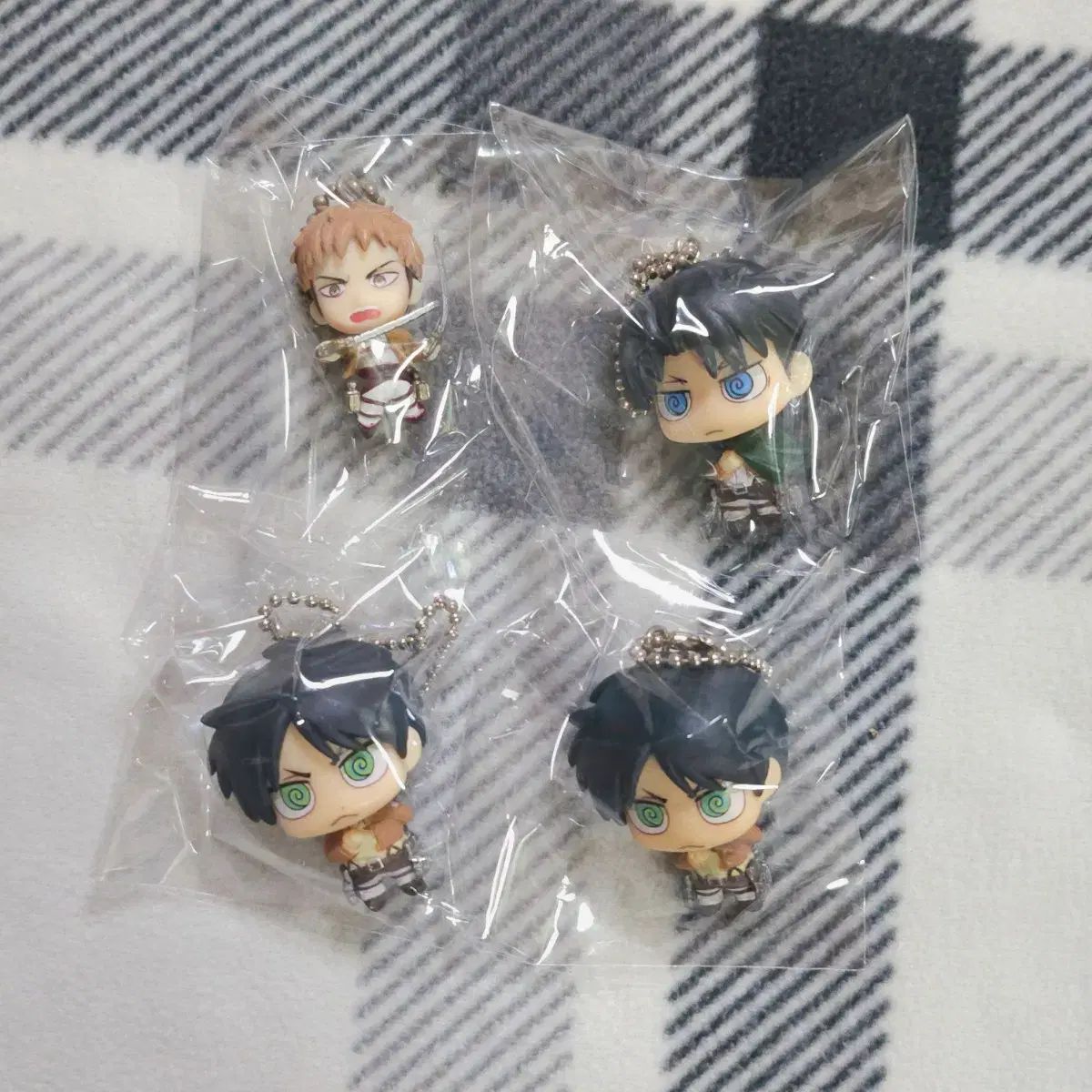 (まとめ) 進撃の巨人 KARA（カラ）コレ がちゃ キーホルダー