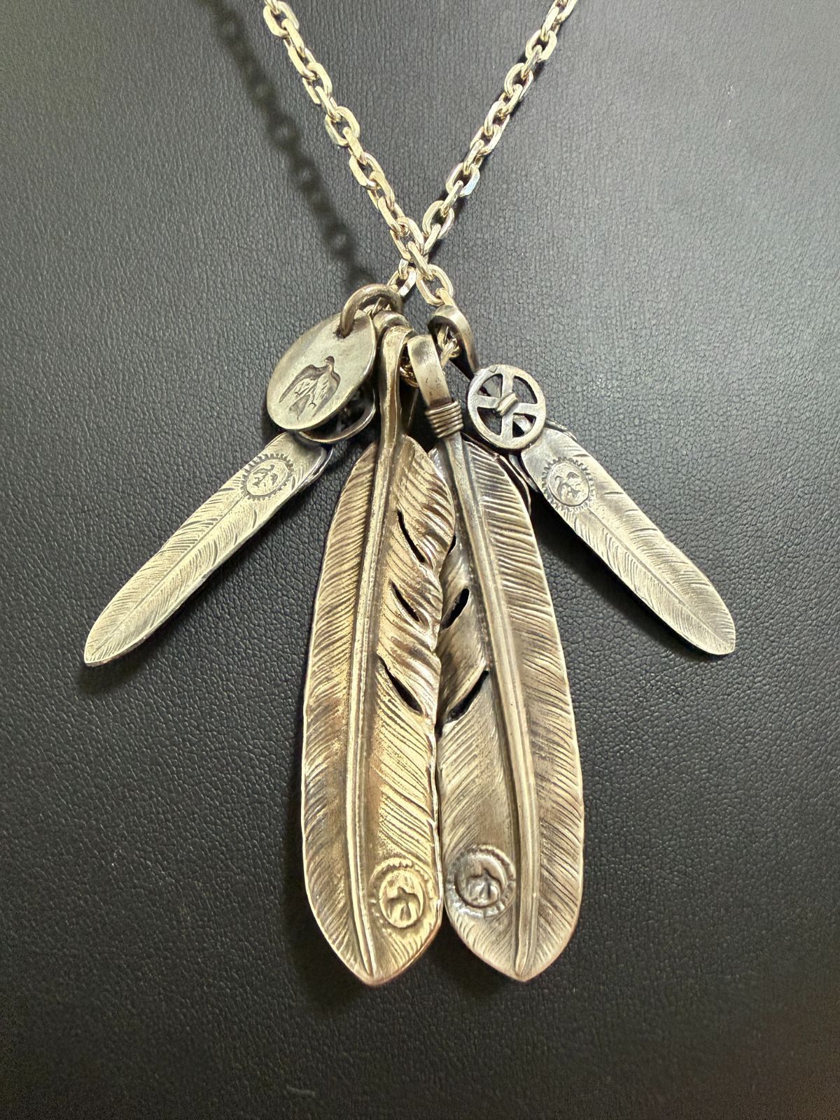 12 15までHさま ゴローズ 上銀特大フェザー左 プレーン特大フェザー右 SVハートホイールフェザー大 ２ 太陽inメタル大 金メタルホイール付イーグルフック細角チェーン 47 cm セットアップ