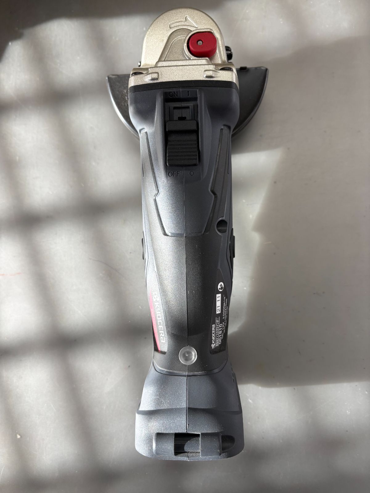 展示処分品 京セラ 充電式ディスクグラインダー DG 1810 本体のみ