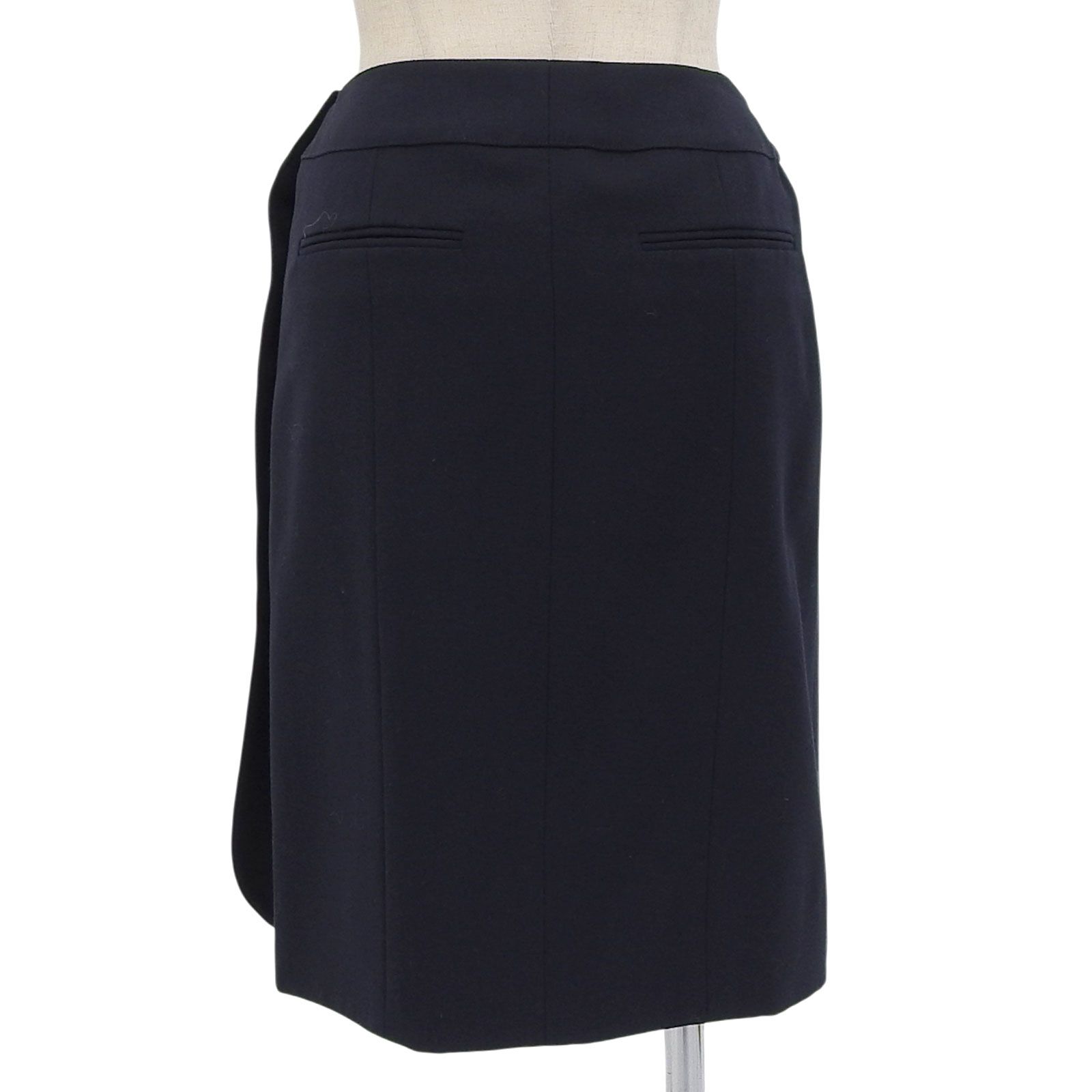 CHANEL シャネル 96 P 06492 ウール100％ 裏地シルク100％ ココマークボタン付き ひざ丈 ラップ タイトスカート ダークネイビー 36 フランス製 レディース