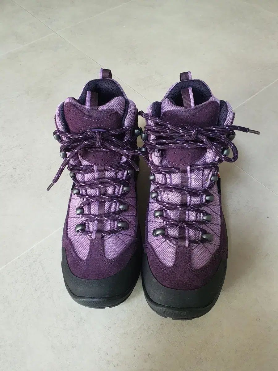 ザン ン ゴアテックス 登山靴 235 レディース