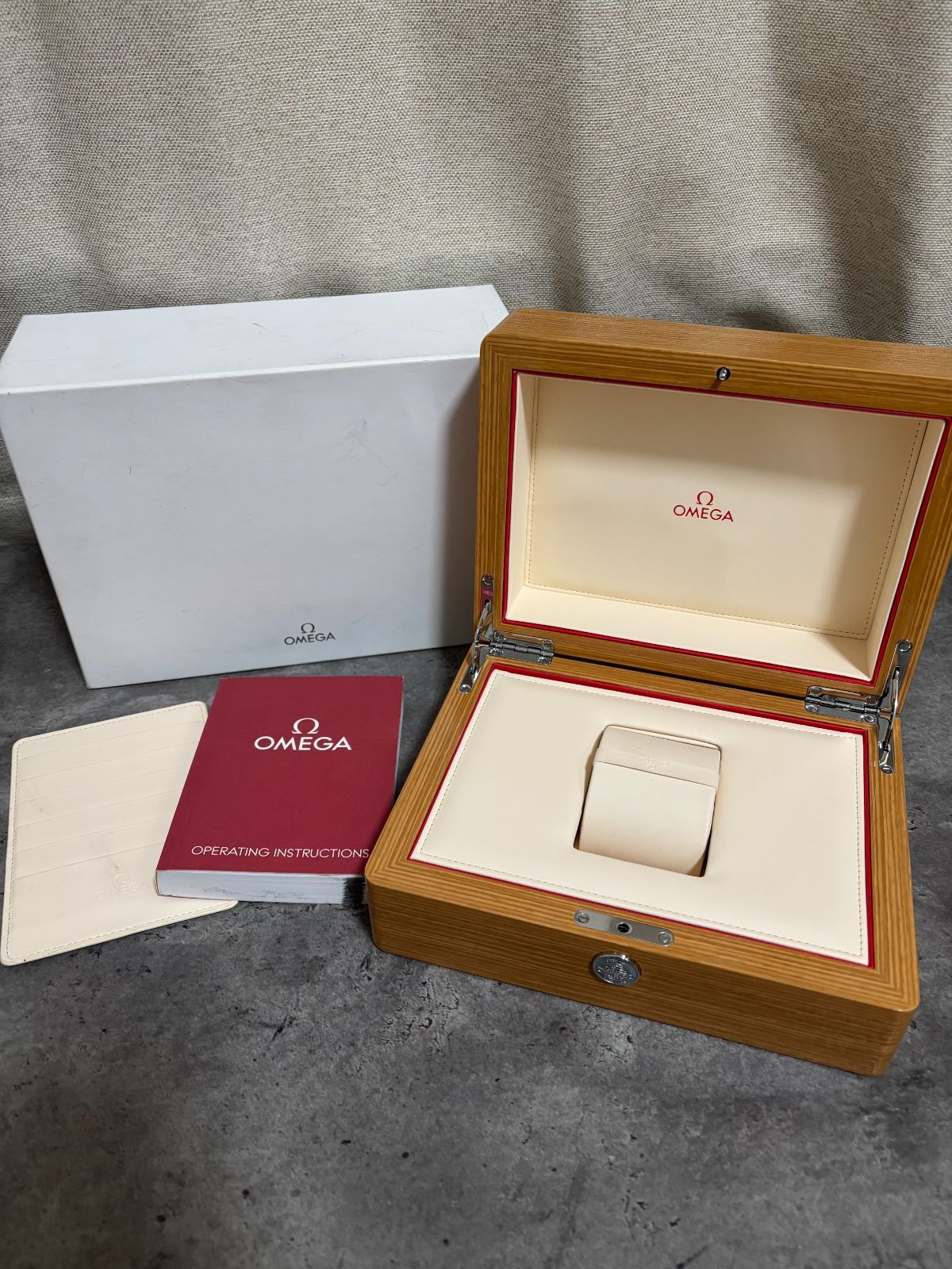 OMEGA オメガ 腕時計 空箱 時計ケース　木箱　巾着　カードケース　説明書 オメガ OMEGA 空箱 時計ケース BOX 取扱説明書 巾着 カードケース付