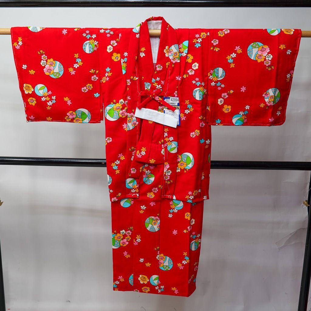 NA578アンティーク子供着物 羽織と2点セット 状態良好  着丈109裄丈43 NA578アンティーク子供着物 羽織と2点セット 状態良好 着丈109裄丈43