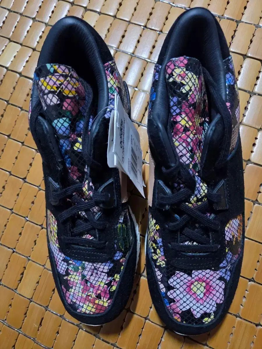 アディダス zx 700 remastered 新品