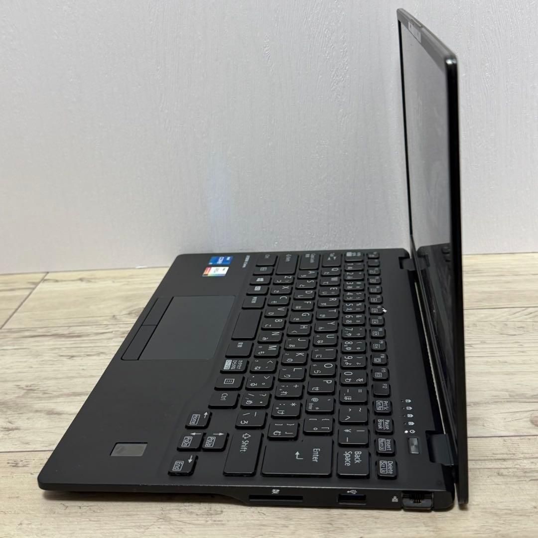 美品 富士通 LIFEBOOK U9311/F LTE i5 256GB 軽量 Office付き 即納