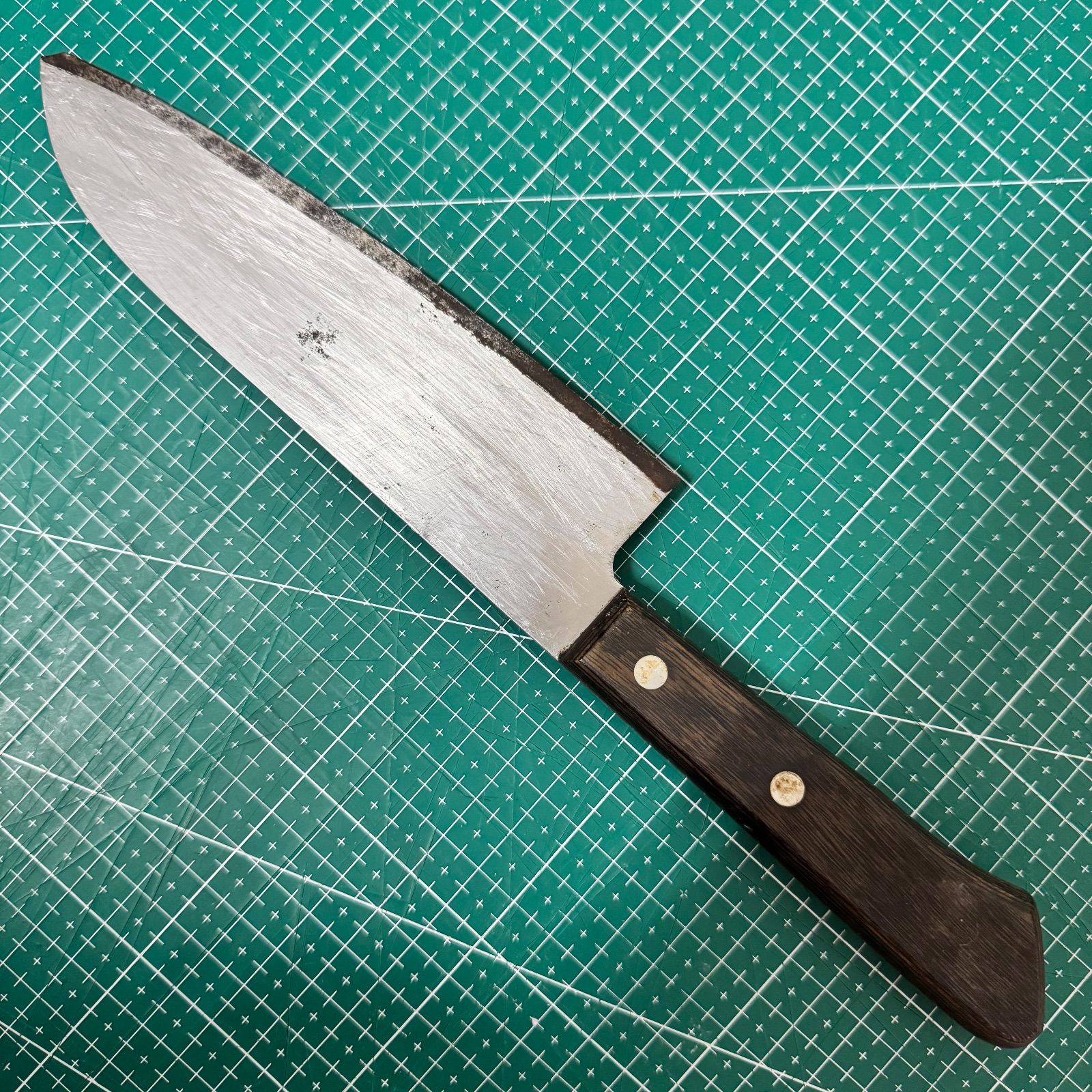 T*a様 有次　上　中古です　三徳 銘 堺屋真作☆本割込み☆三徳包丁☆165mm☆錆/切先欠けあり☆研ぎ直し