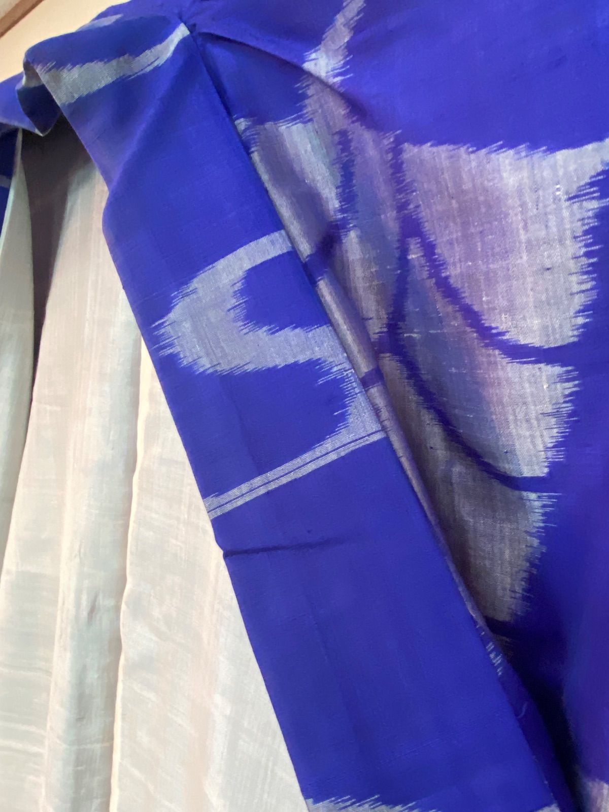 着物】アンティーク着物 アンティーク 銘仙 袷 正絹 しつけ糸あり 青紫