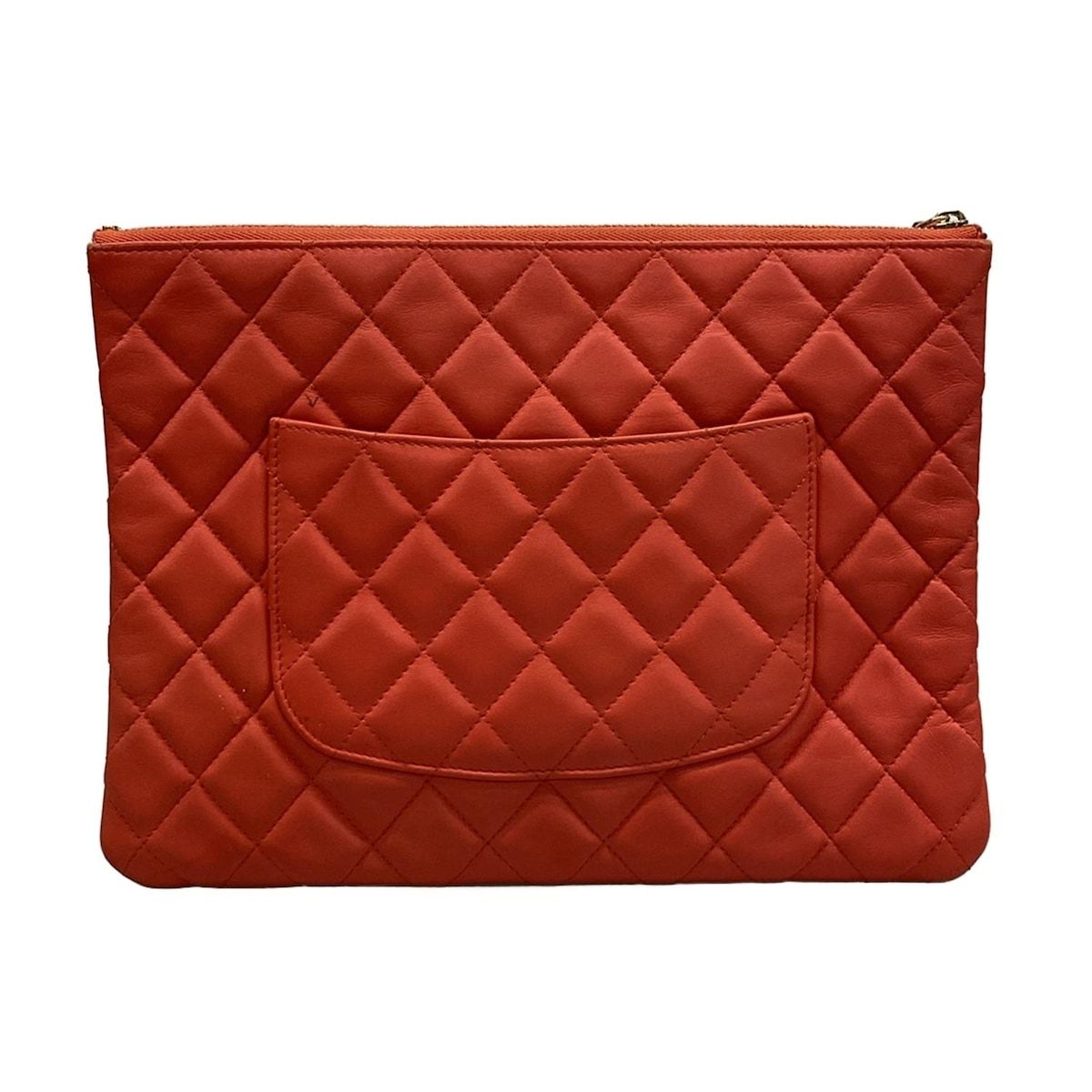 CHANEL 赤　クラッチバッグ・書類入れ CHANEL 赤 クラッチバッグ・書類入れ