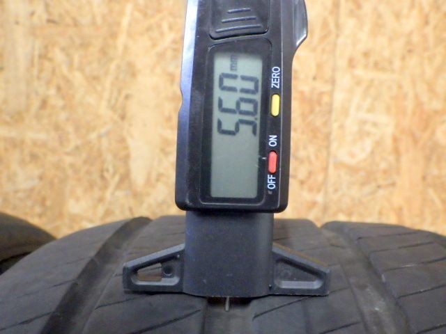 M 213 G 製造 約6 5部山 235 40 R 18 2本