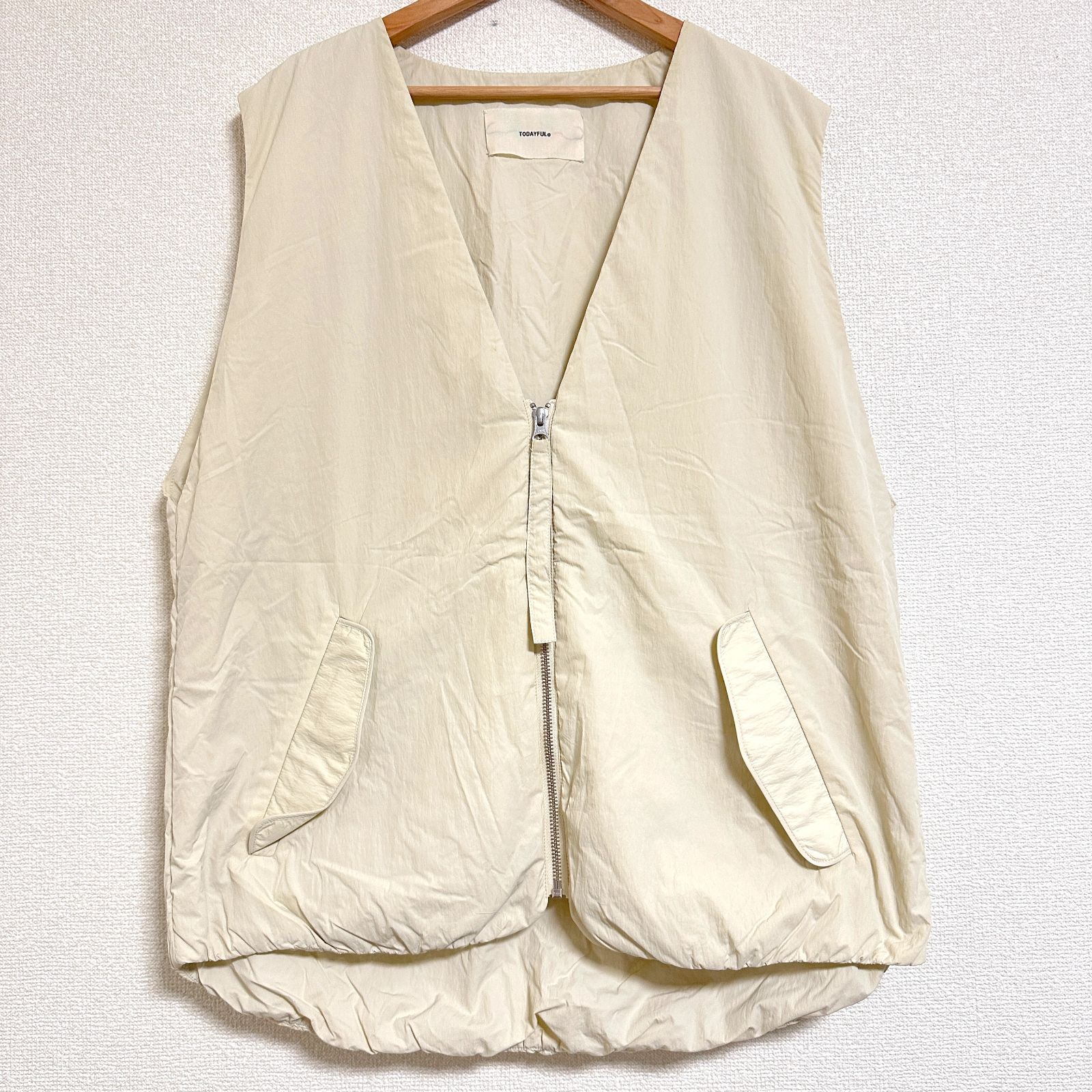 TODAYFUL サンプル品 Vneck Nylon Vest Vネックナイロンベスト