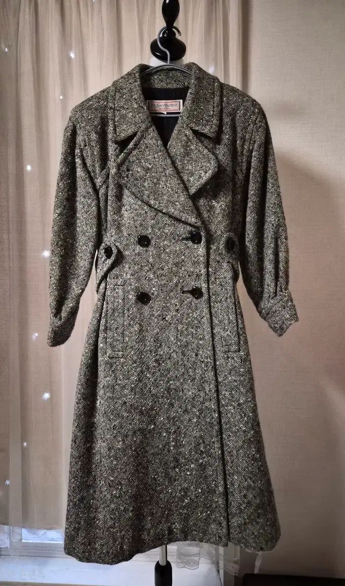イヴサンローラン ヘリンボーン ダブルブレスト ロングコート イヴ・サンローラン ヘリンボーン ロングコート - メルカリ