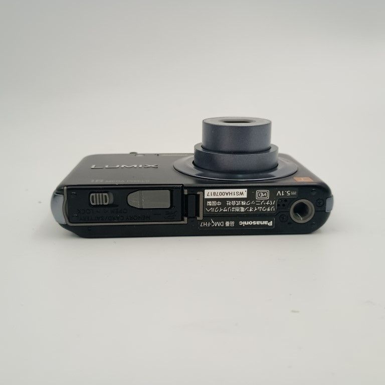 Panasonic LUMIX DMC-FH7 ブラック コンパクトデジタルカメラ 美品 動作確認済 Panasonic DMC-FH7 デジカメ ブラック 充電器