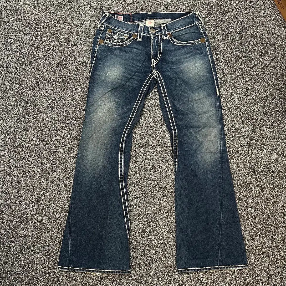 トゥルーレリジョン usa ブーツカット デニム ズボン