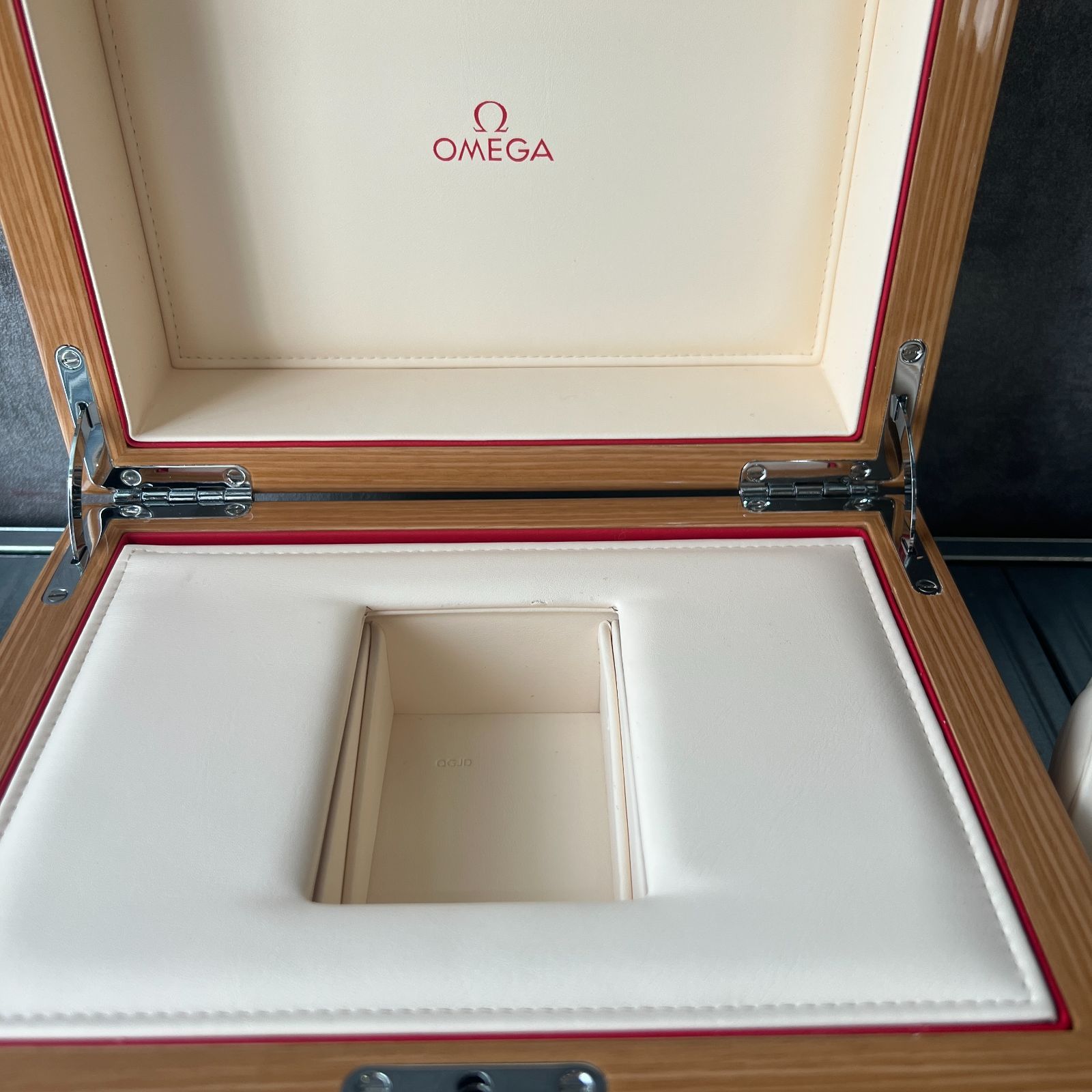 オメガ OMEGA 空箱 時計ケース BOX 取扱説明書 巾着 カードケース付