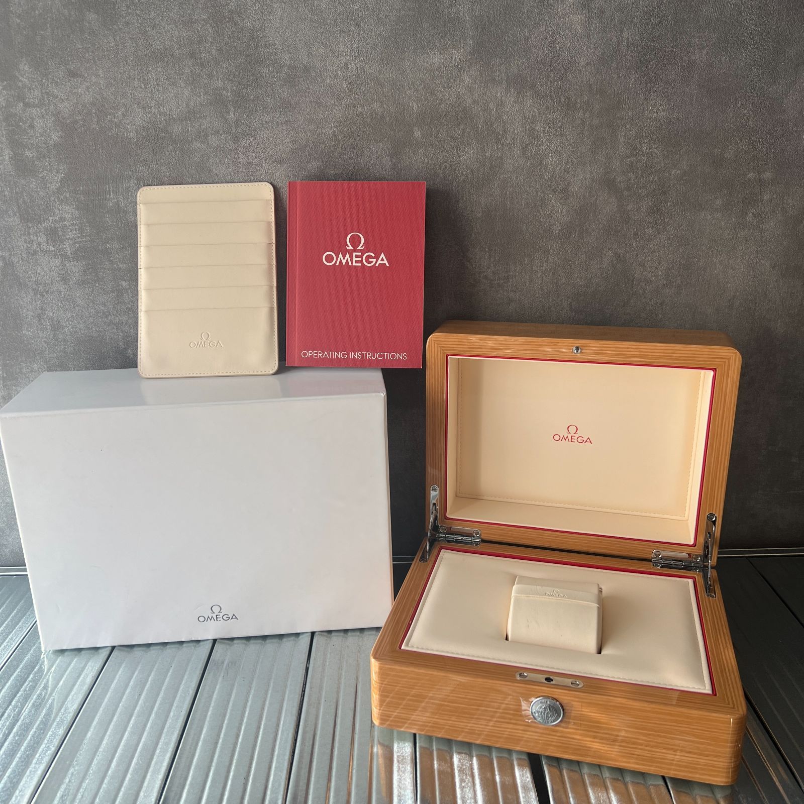 OMEGA オメガ 腕時計 空箱 時計ケース　木箱　巾着　カードケース　説明書 オメガ OMEGA 空箱 時計ケース BOX 取扱説明書 巾着 カードケース付