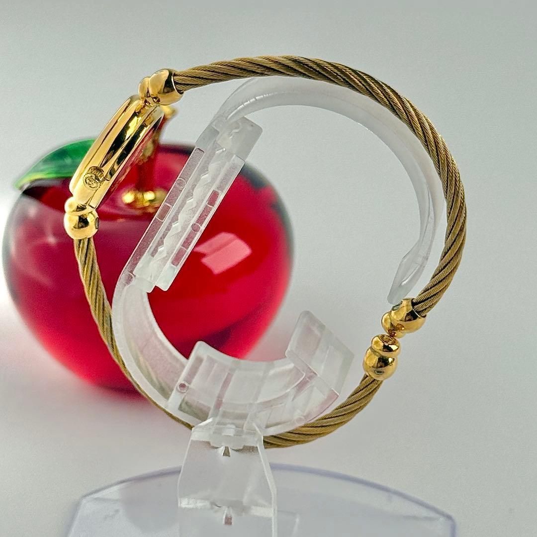 新品電池】836 グッチ シェル文字盤 バングル レディース ラウンド