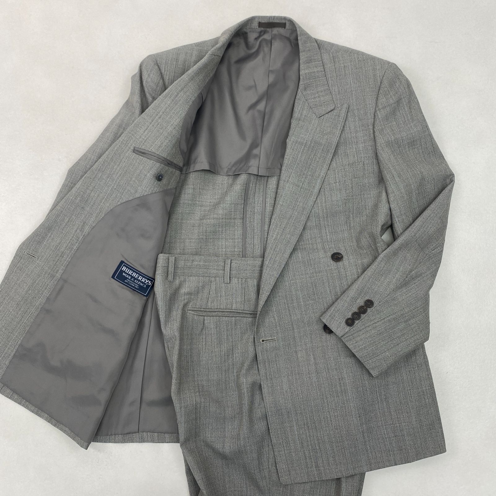 【美品】バーバリー　セットアップ　スーツ　チェック　ダブル　カシミヤ混 美品！【Burberry】カシミヤ混 ダブル ブレステッド セットアップ