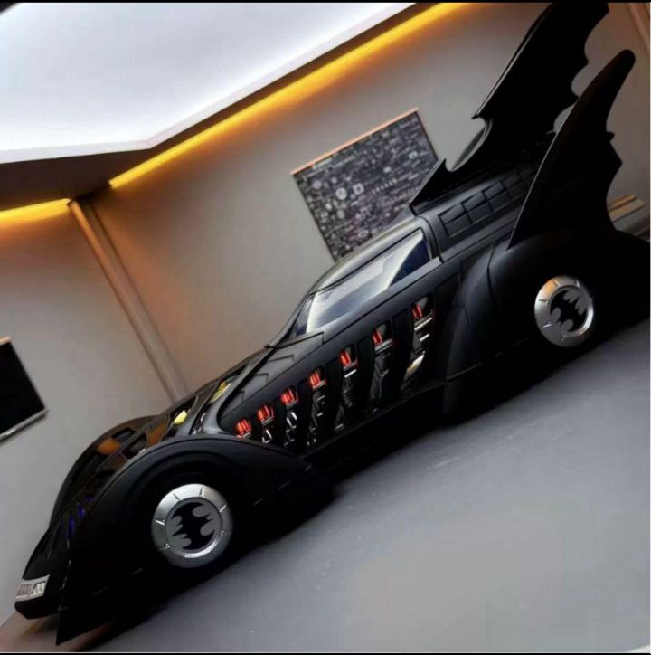 ☆未使用 1/18 Wウィング バットモービル ダイキャスト ミニカー