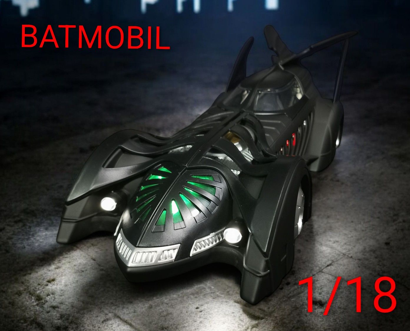 ★未使用 バットモービル 1/18 ダイキャスト ミニカー バットマン レア品 ☆未使用 1/18 Wウィング バットモービル ダイキャスト ミニカー