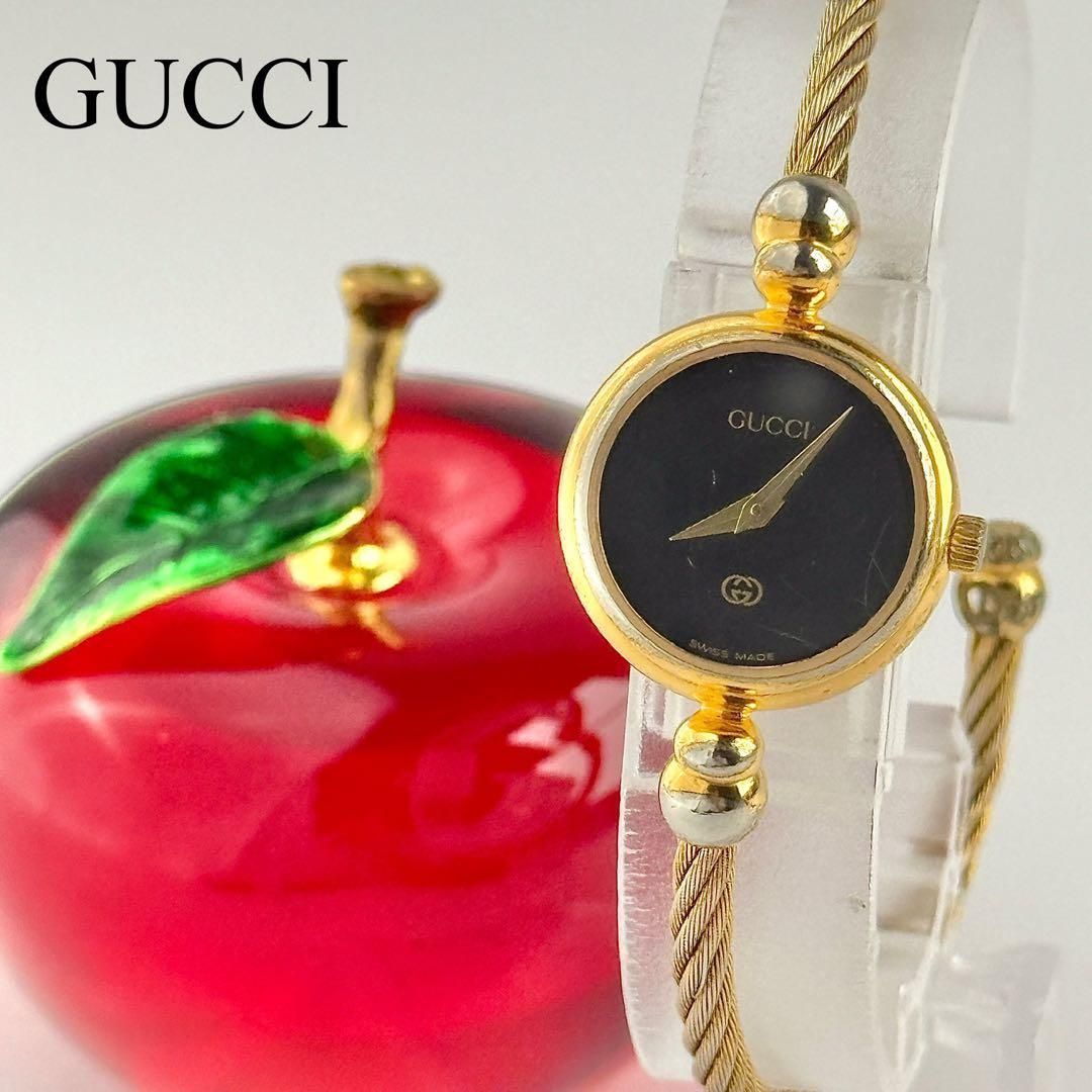 グッチ バングルタイプ ブラック文字盤 新品電池 レディース 腕時計
