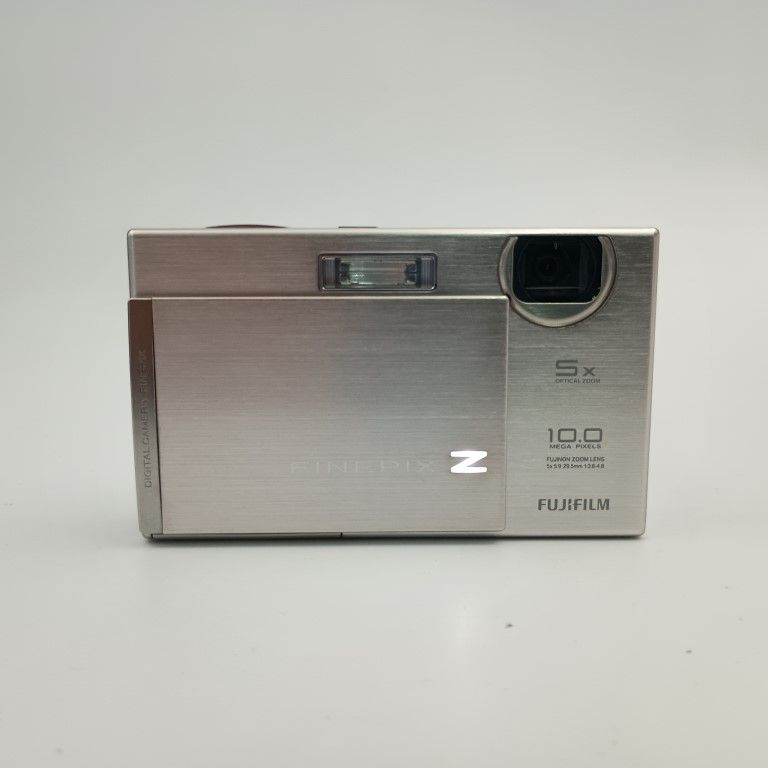 カメラ FUJIFILM FINEPIX Z200 fd シルバー コンパクトデジタルカメラ