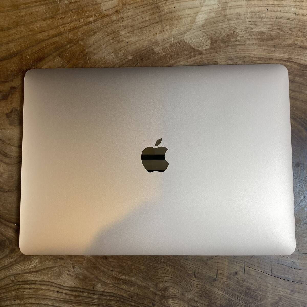 ［新品バッテリー］AppleMacBookAir 13inch 2020/606 新品バッテリー/美品］Apple MacBook Air 13inch 2020/Apple M1/メモリ