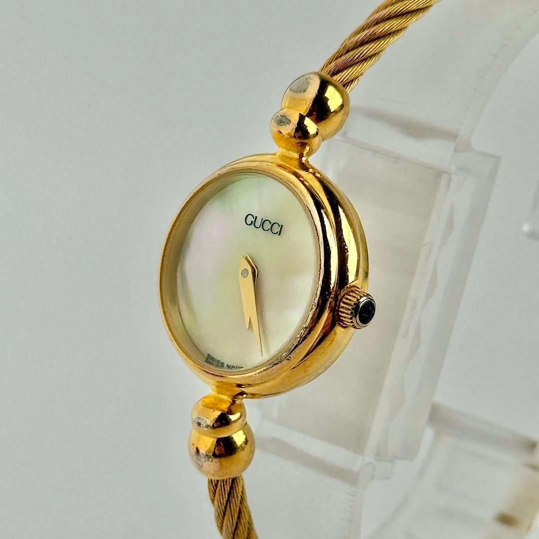 グッチ シェル文字盤 バングル ラウンド 新品電池 レディース 腕時計