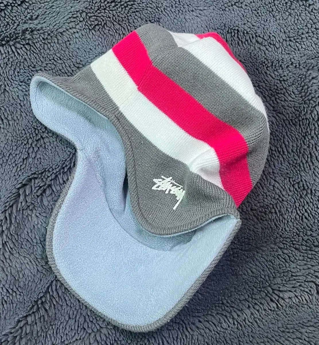 STUSSY ストライプ ニット イヤーキャップ