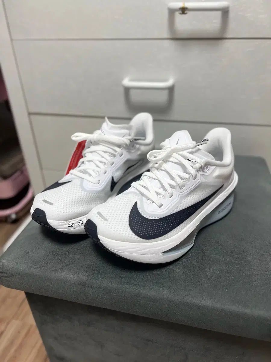 新品) NIKE ナイキ ズームフライ 6 白プラチナ 230mm