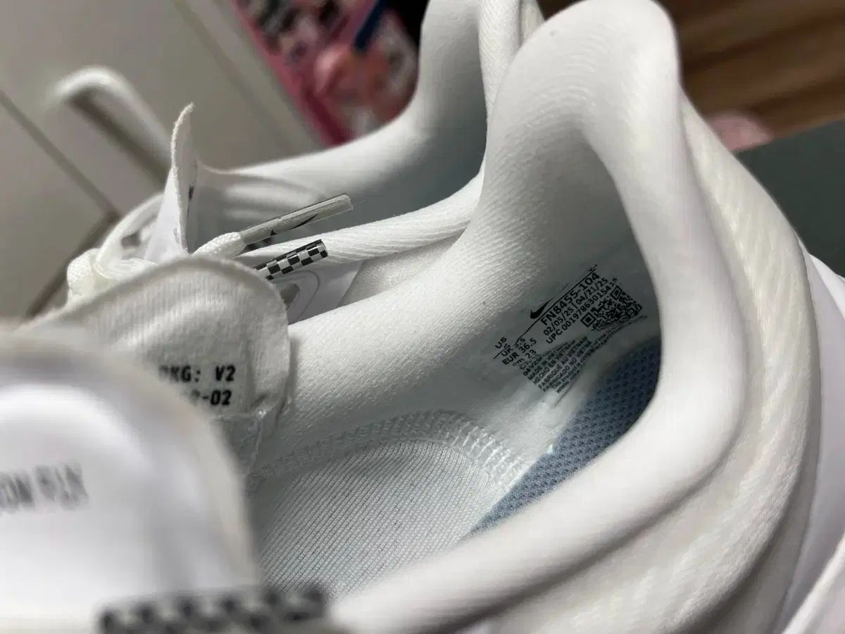 新品) NIKE ナイキ ズームフライ 6 白プラチナ 230mm