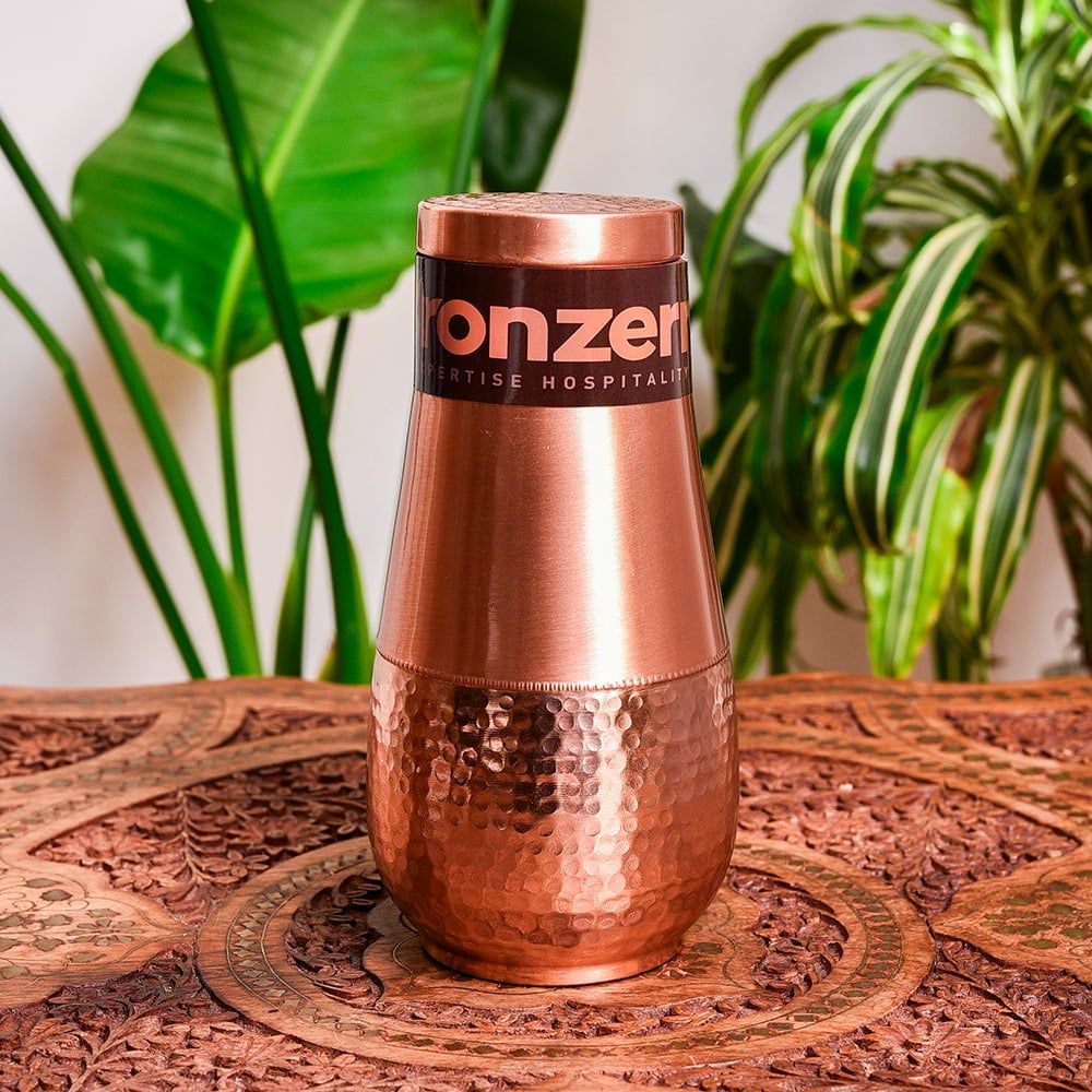 アーユルヴェーダ 銅製コップ付き水差し 槌目仕上げが美しい ウォーターカラフェ ピッチャー 冠水瓶〔約1000 ml〕