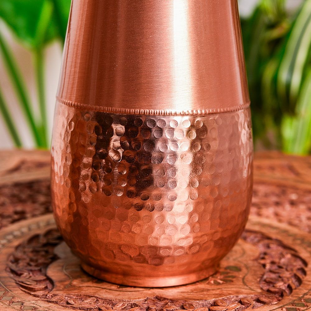 アーユルヴェーダ 銅製コップ付き水差し 槌目仕上げが美しい ウォーターカラフェ ピッチャー 冠水瓶〔約1000 ml〕 オーバル皿 テーブルウェアセット