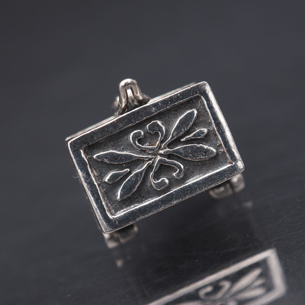 J809 ヴィンテージ 925刻印 ペンダント トップ ロケット 宝箱