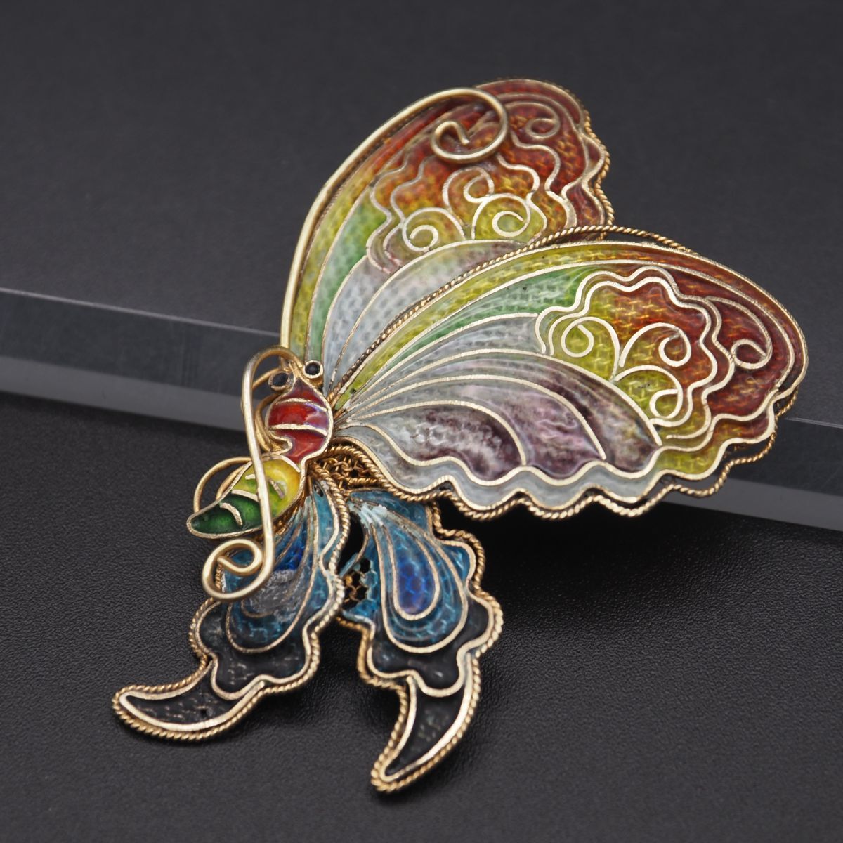 J 734 七宝 SILVER刻印 ブローチ 蝶 バタフライ マルチ ゴールド デザイン シルバー ヴィンテージ