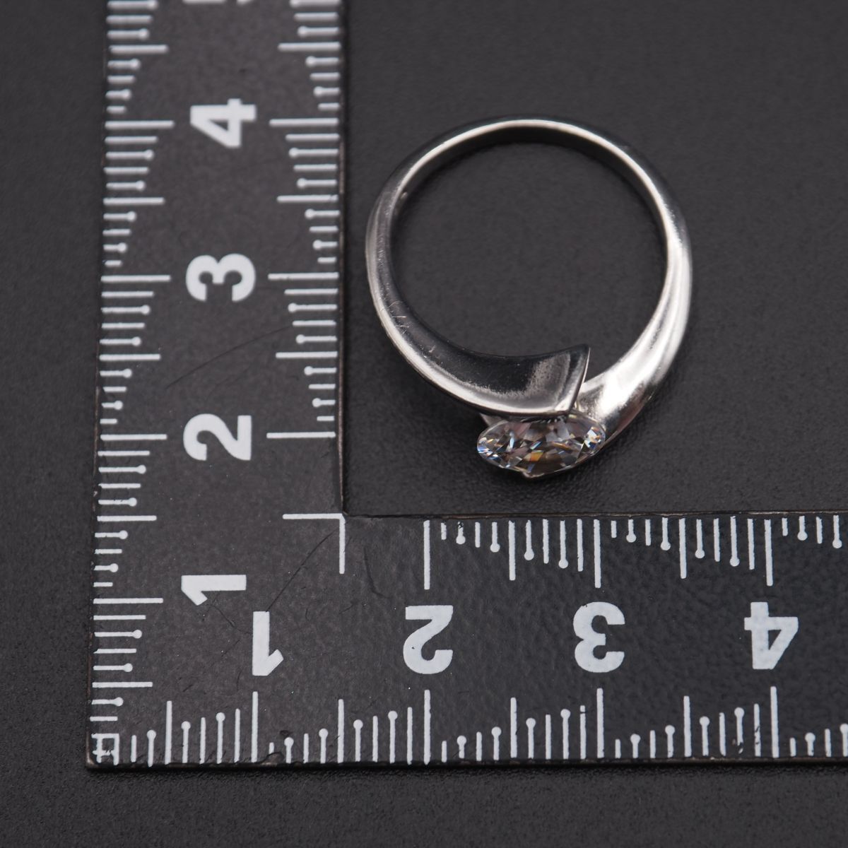 J724 ダイヤモンド風 925刻印 リング デザイン シルバー 指輪 12号