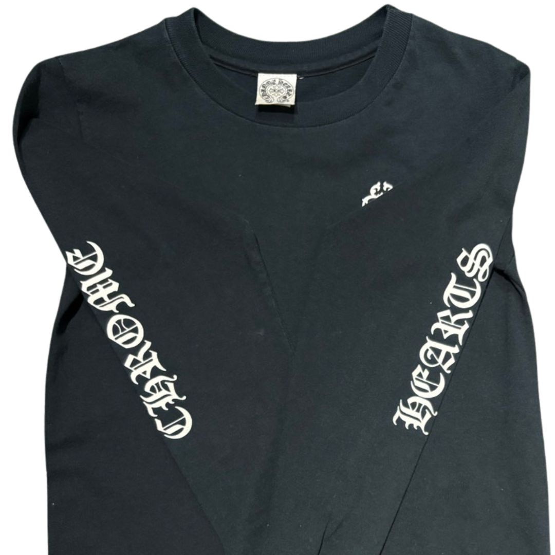 クロムハーツ　長袖　カットソー CHROME HEARTS 東京限定 スクロールバックロゴプリント ロング Tシャツ