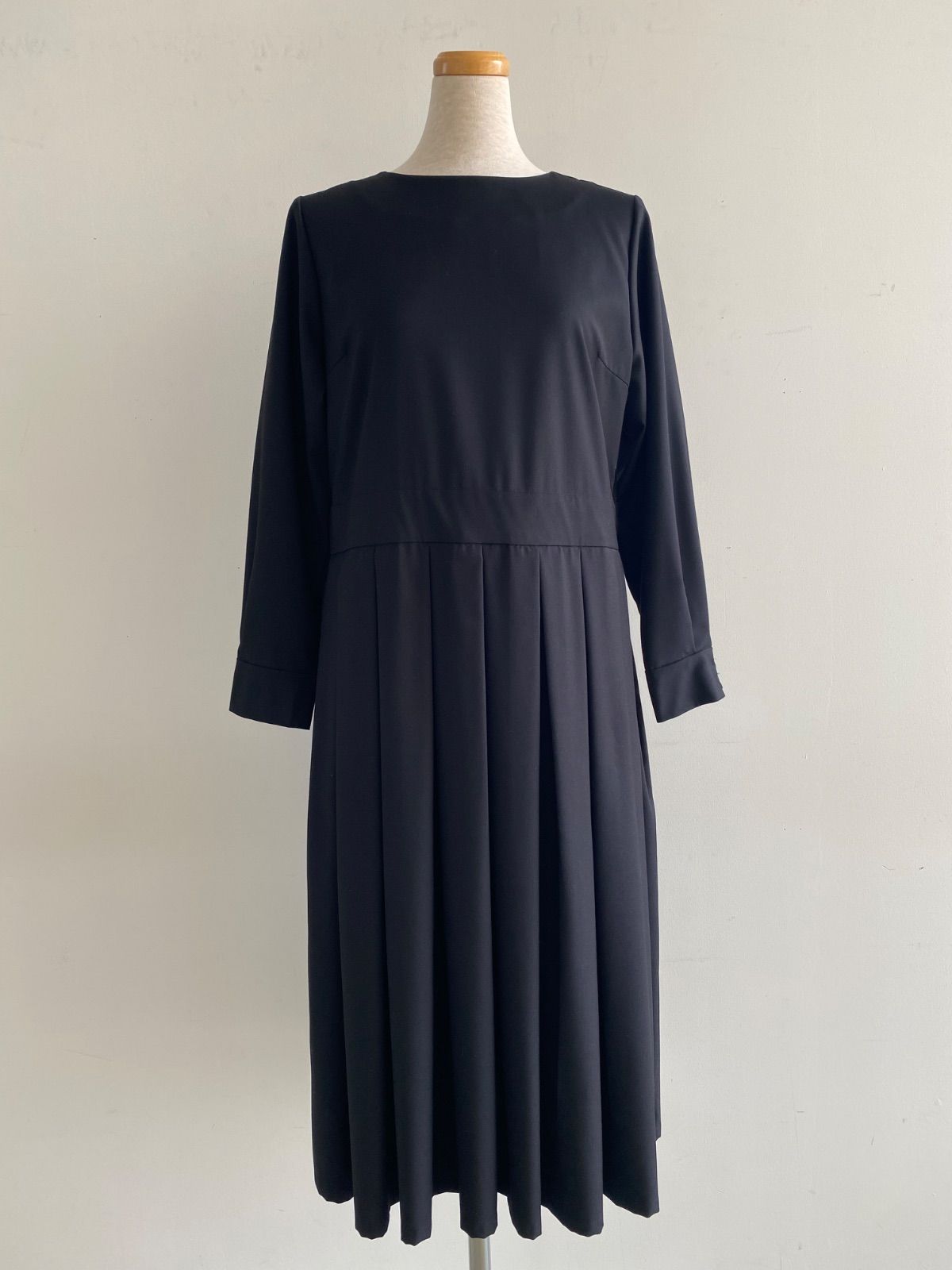 Anne number of オケージョンワンピース 184665 ブラック