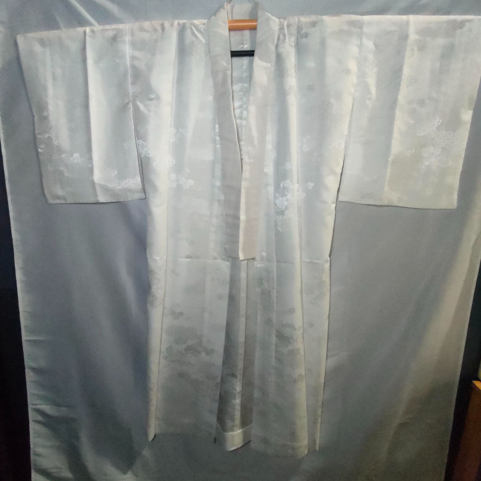 29 ♥ 長襦袢 正絹 着物 年代物 アンティーク Vintage 和装 浴衣 和服 骨董 リメイク 昭和 レトロ 婦人服 一点物 JAPAN 日本 織物 冠婚葬祭 留袖