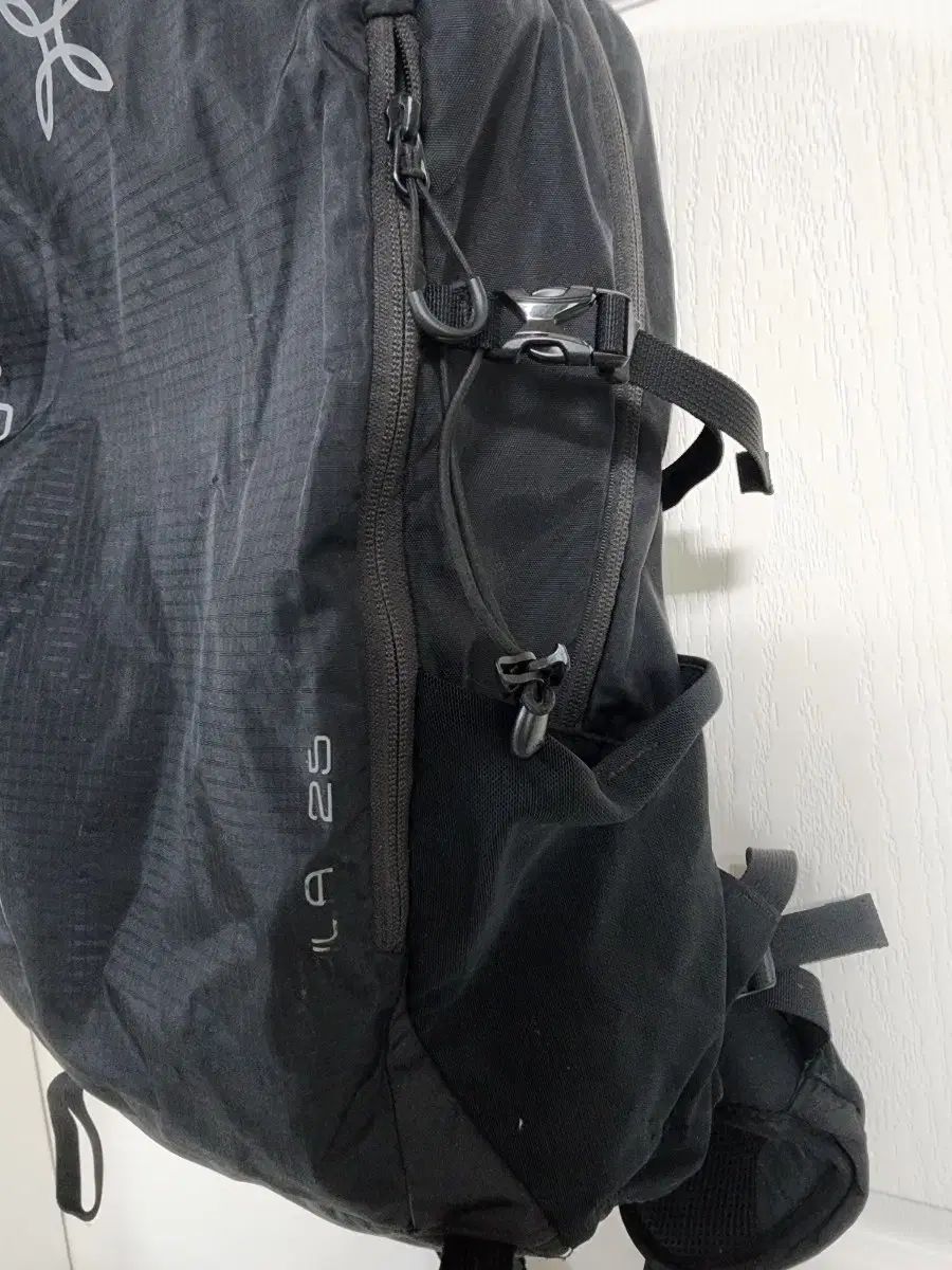  MONTURA モンチュラ リュック リュックサック 25 L その他 アウトドアウェア小物