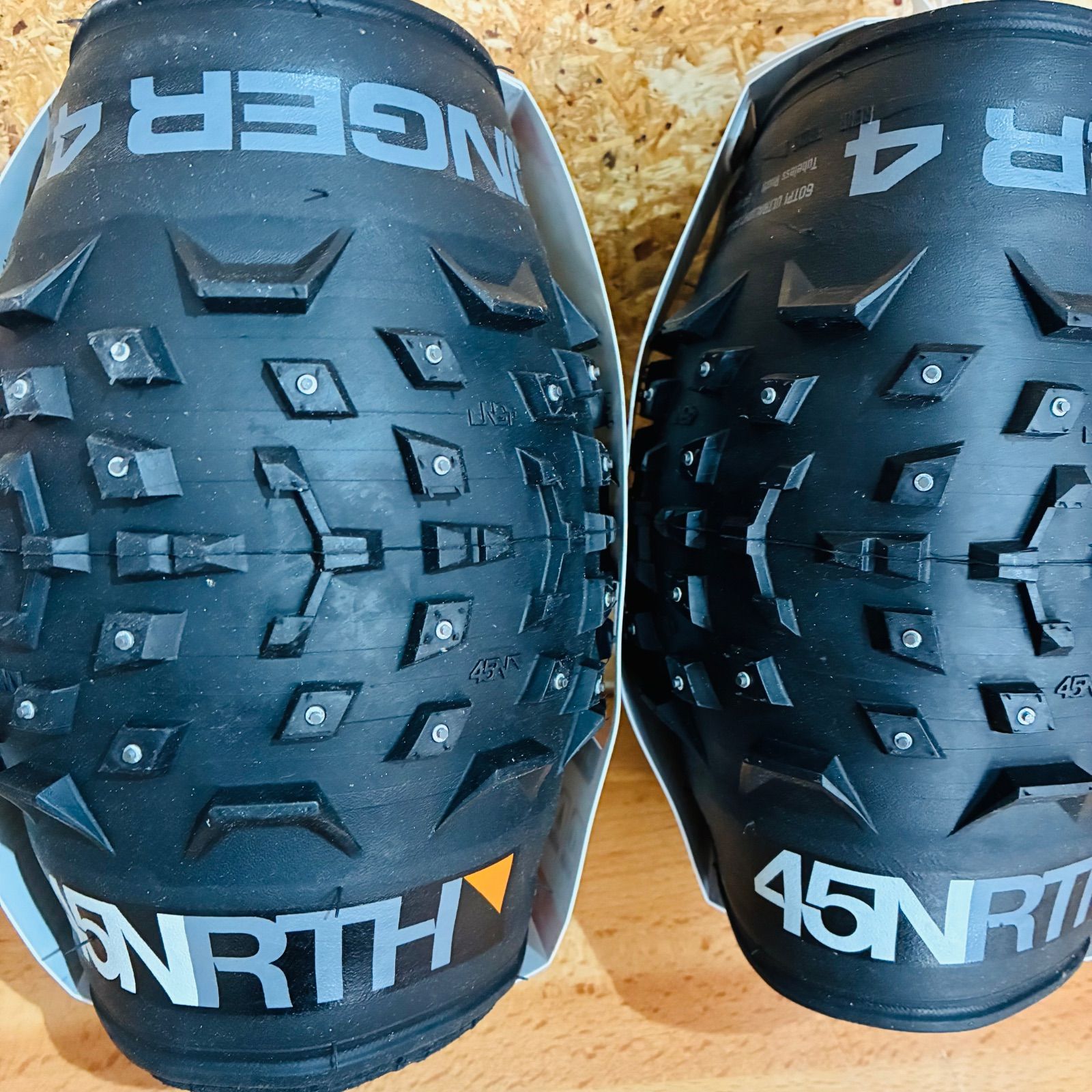 45NRTH DILLINGER 4 5 ファットバイク用スパイクタイヤ