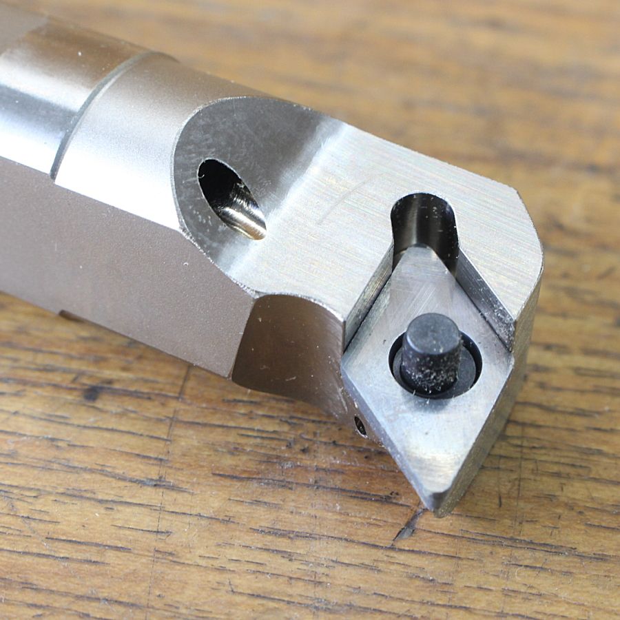 三菱マテリアル