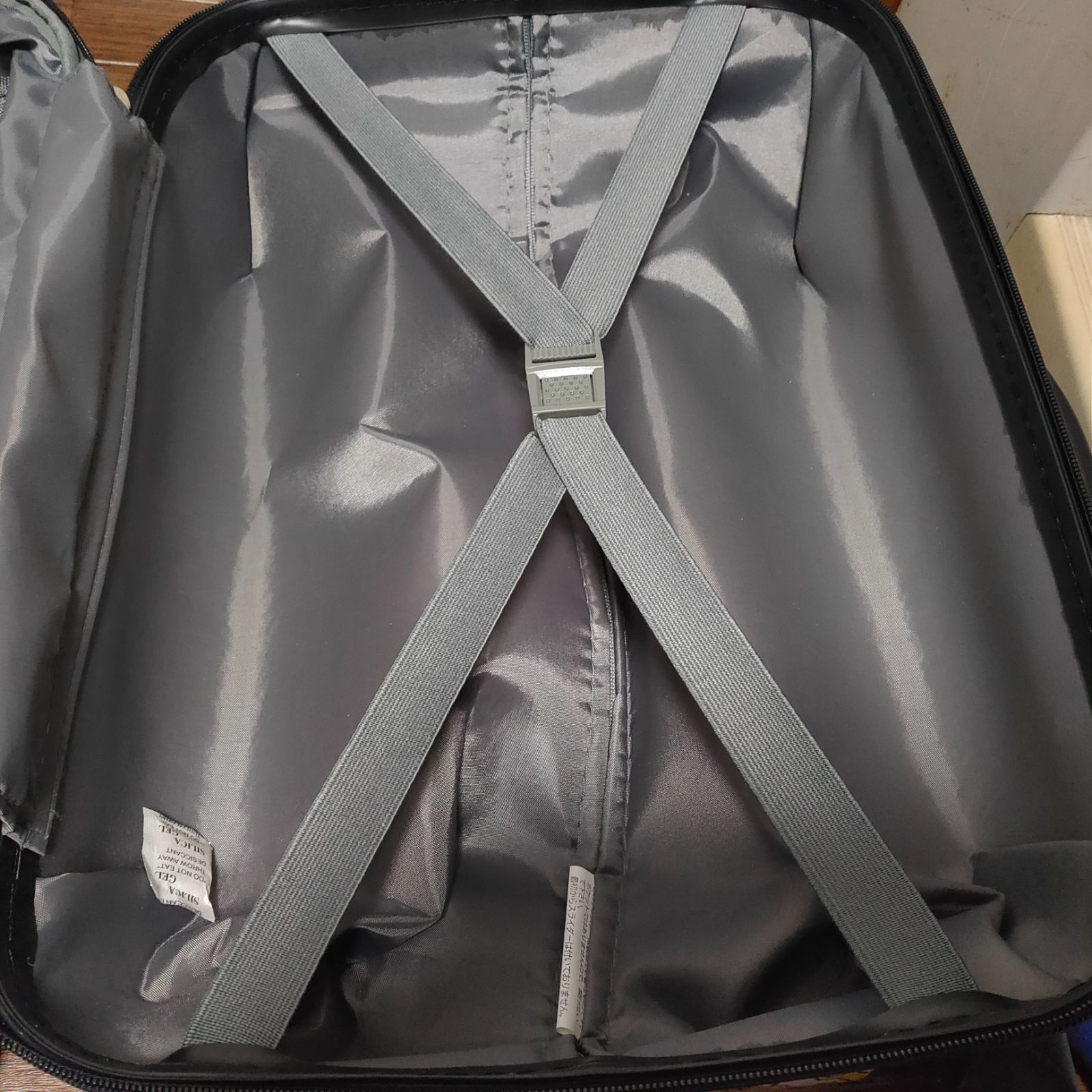 未使用保管品 鍵あり】BIGBANG × キースヘリング スーツケース 拡張式