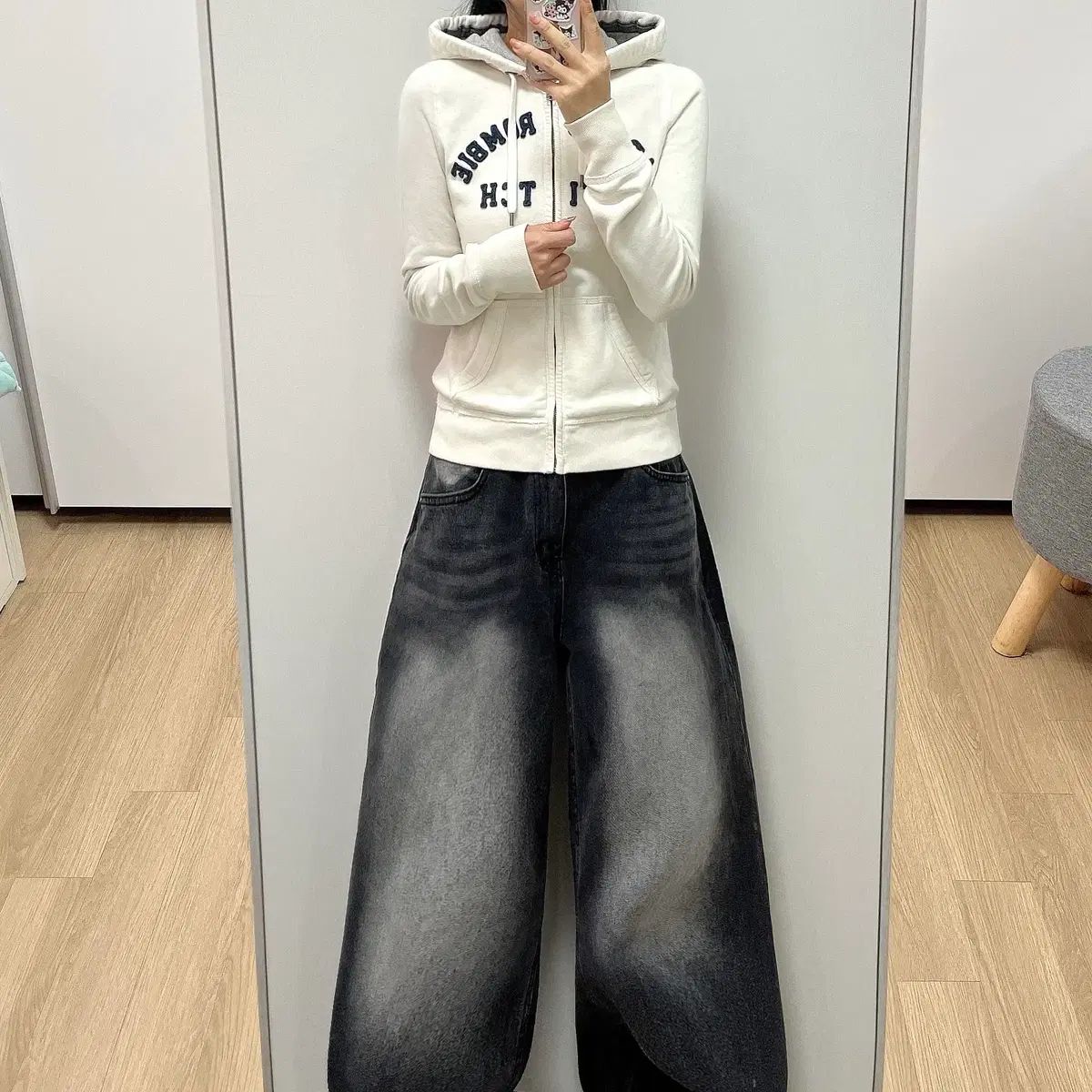 アバクロンビー タイト フィット 刺繍 ロゴ アイボリー ジップアップ