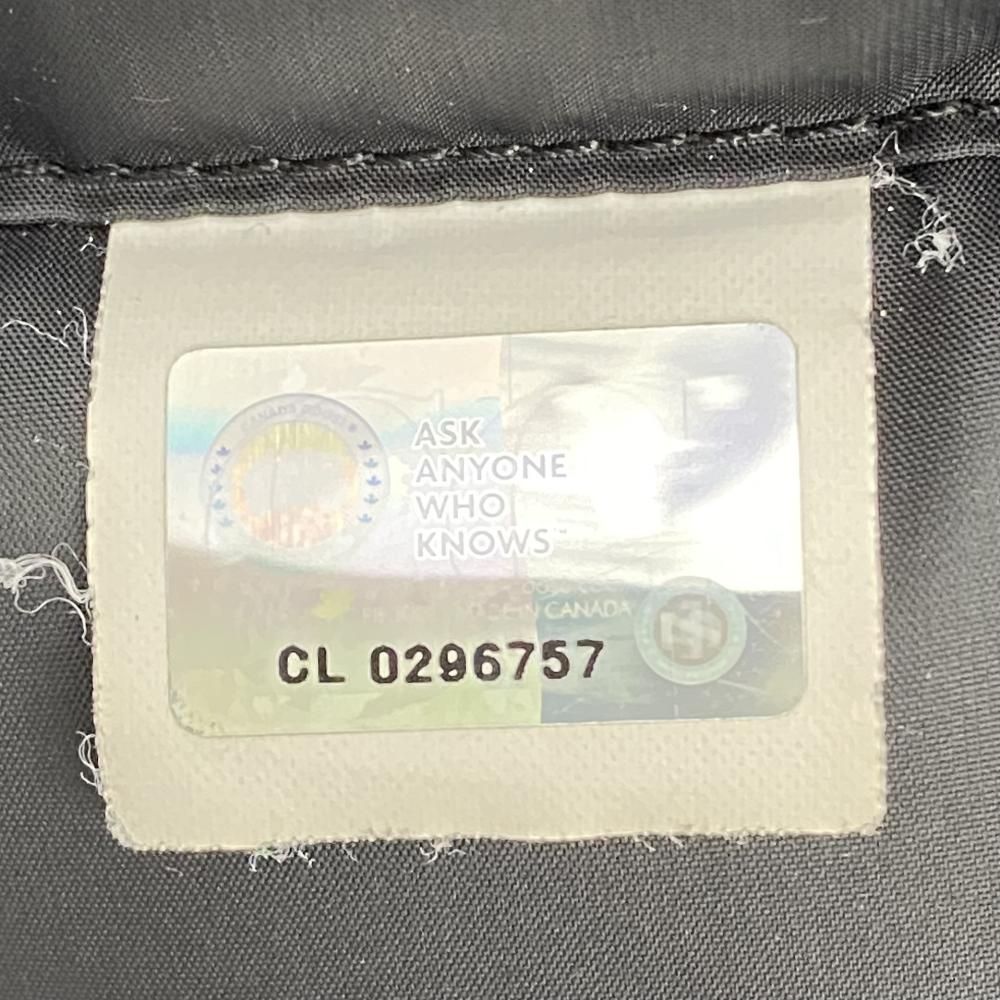 中古】△右袖破れあり CANADA GOOSE カムループ ダウンジャケット